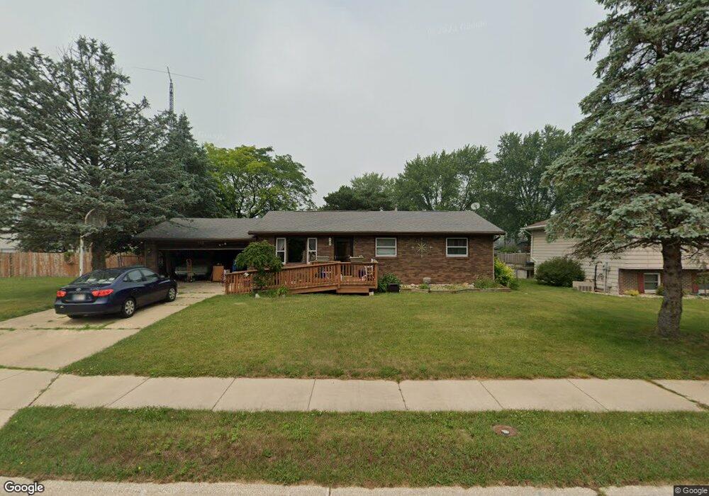 715 Thunderbird Dr, New Carlisle, IN 46552 - photo 1