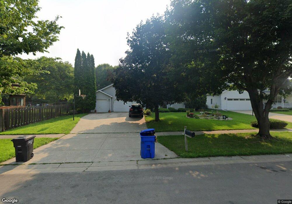 2915 Maple St N, Fargo, ND 58102 - photo 1