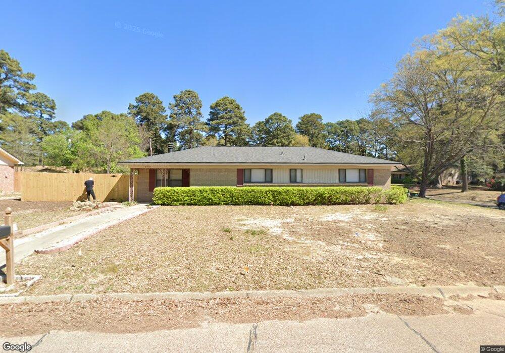 3902 Honeysuckle Ln, Texarkana, TX 75503 - photo 1