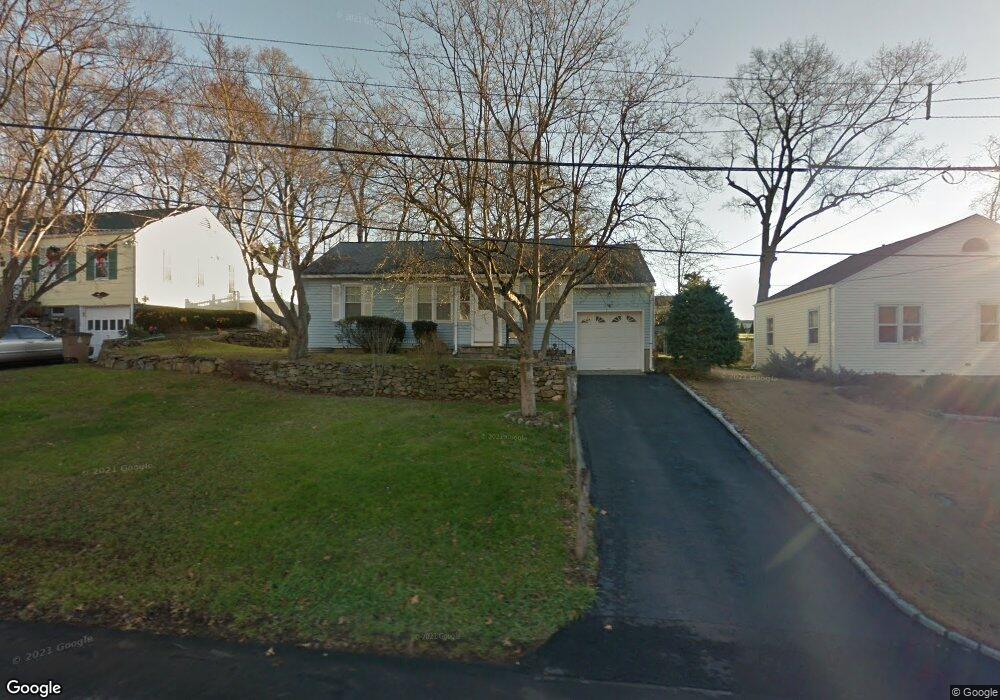 27 Derwen St, Stamford, CT 06906 - photo 1