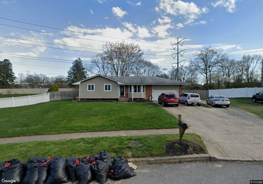 6 Gannet Dr, ComMacK, NY 11725 - photo 1