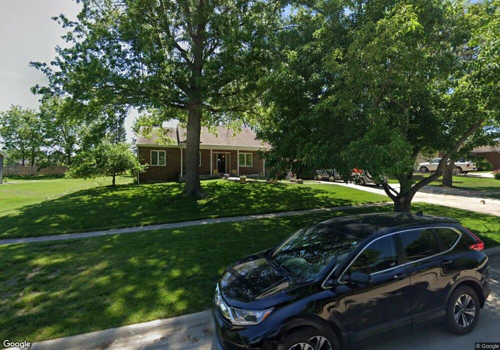 2218 Minnetonka Dr, Cedar Falls, IA 50613 - photo 1