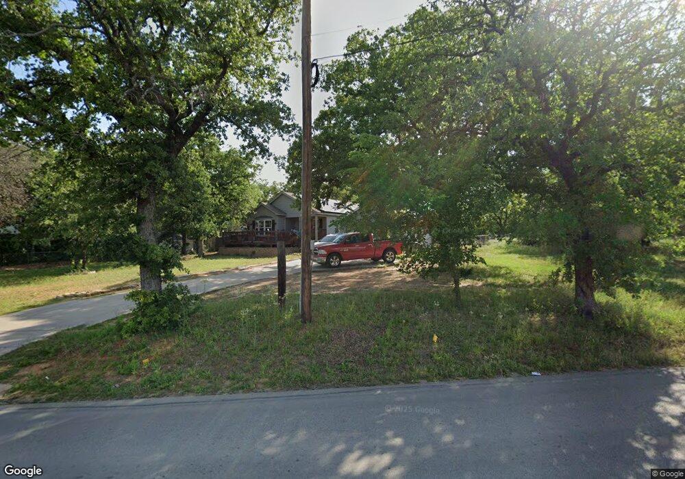 605 Silver Creek Rd, Azle, TX 76020 - photo 1