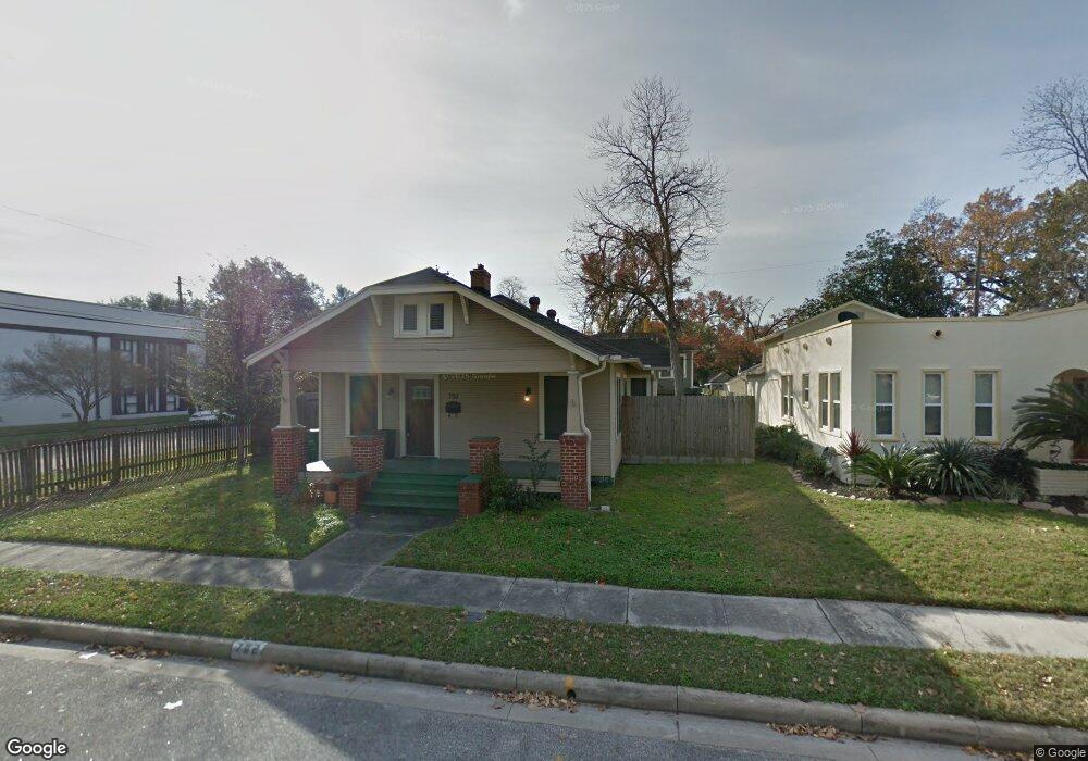 702 W Cottage St, Houston, TX 77009 - photo 1