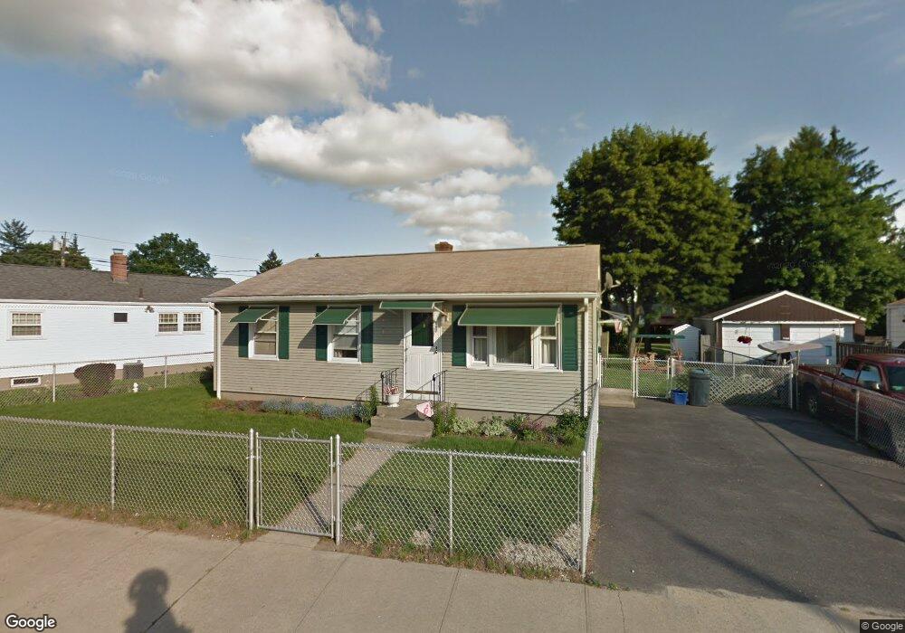 867 Cottage St, Pawtucket, RI 02861 - photo 1