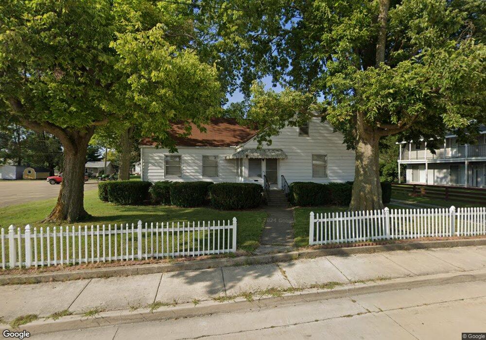 106 E Ficklin St, Tuscola, IL 61953 - photo 1