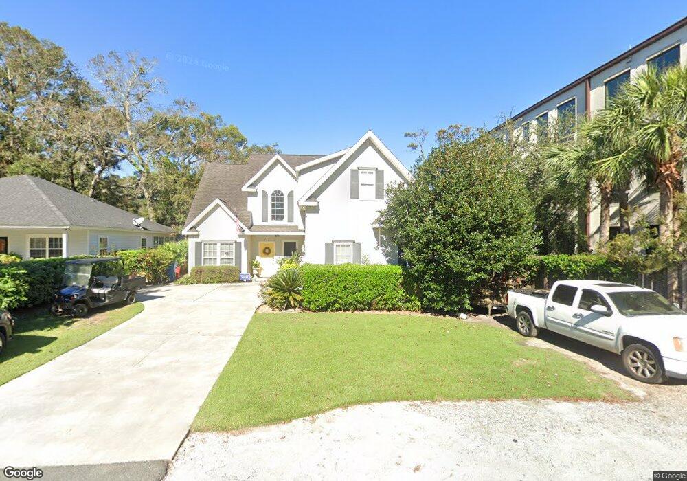 112 Maple St, Saint Simons Island, GA 31522 - photo 1
