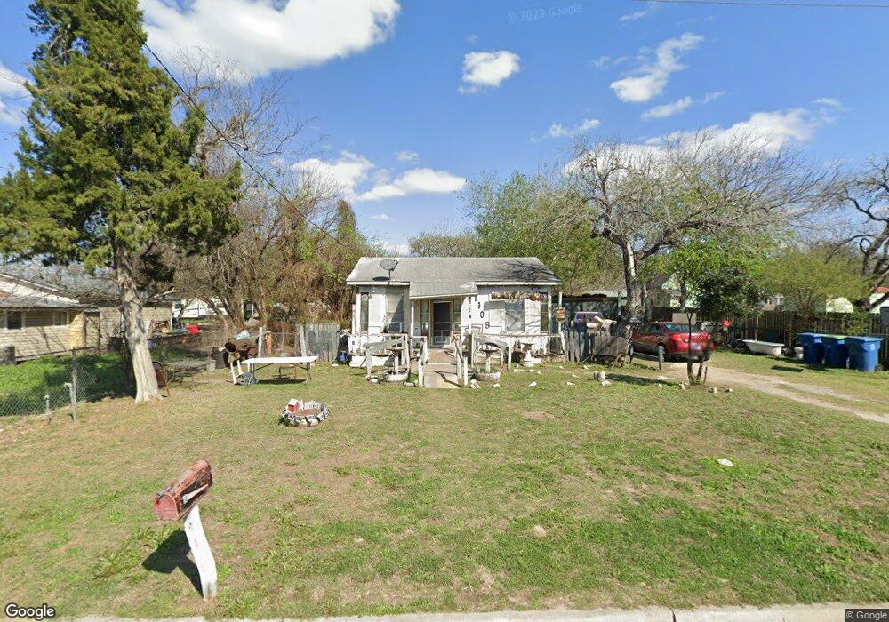 1308 N Avenue D, Beeville, TX 78102 - photo 1