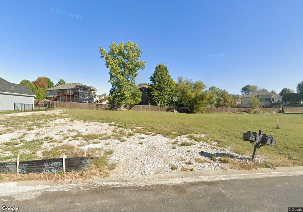 2114 Chateau Place, Raymore, MO 64083 - photo 1