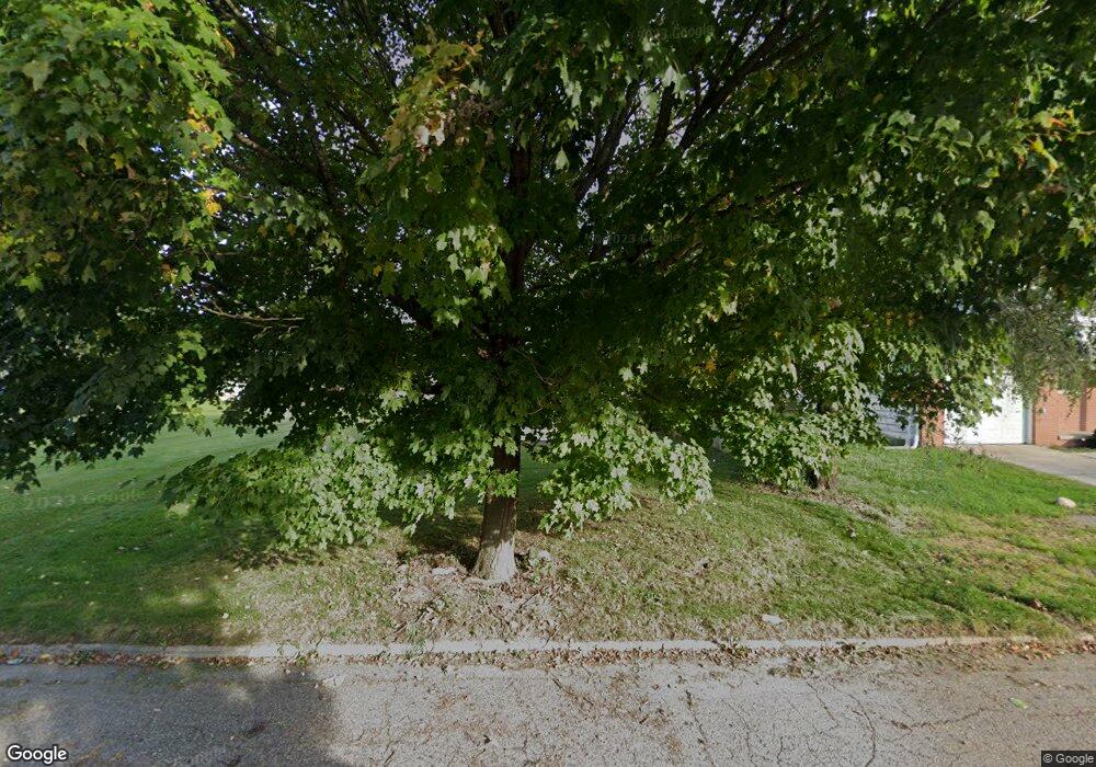 15 W Holmes Rd, Lansing, MI 48910 - photo 1