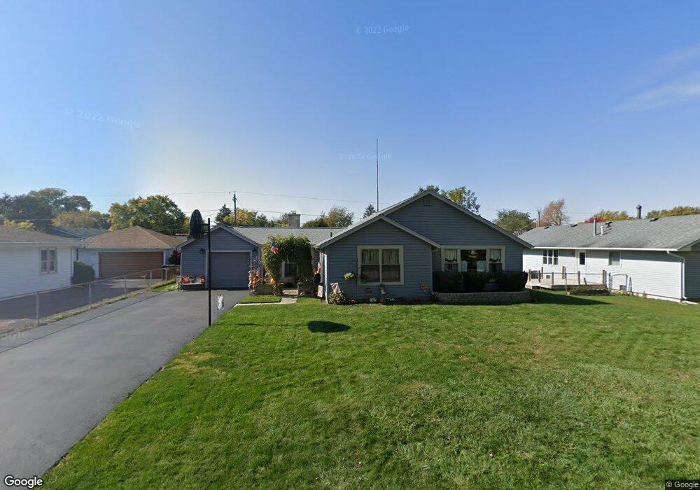 217 Oakleaf Rd, Lake In the Hills, IL 60156 - photo 1