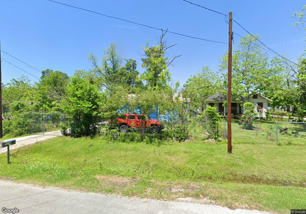 5833 Gaston St, Houston, TX 77016 - photo 1