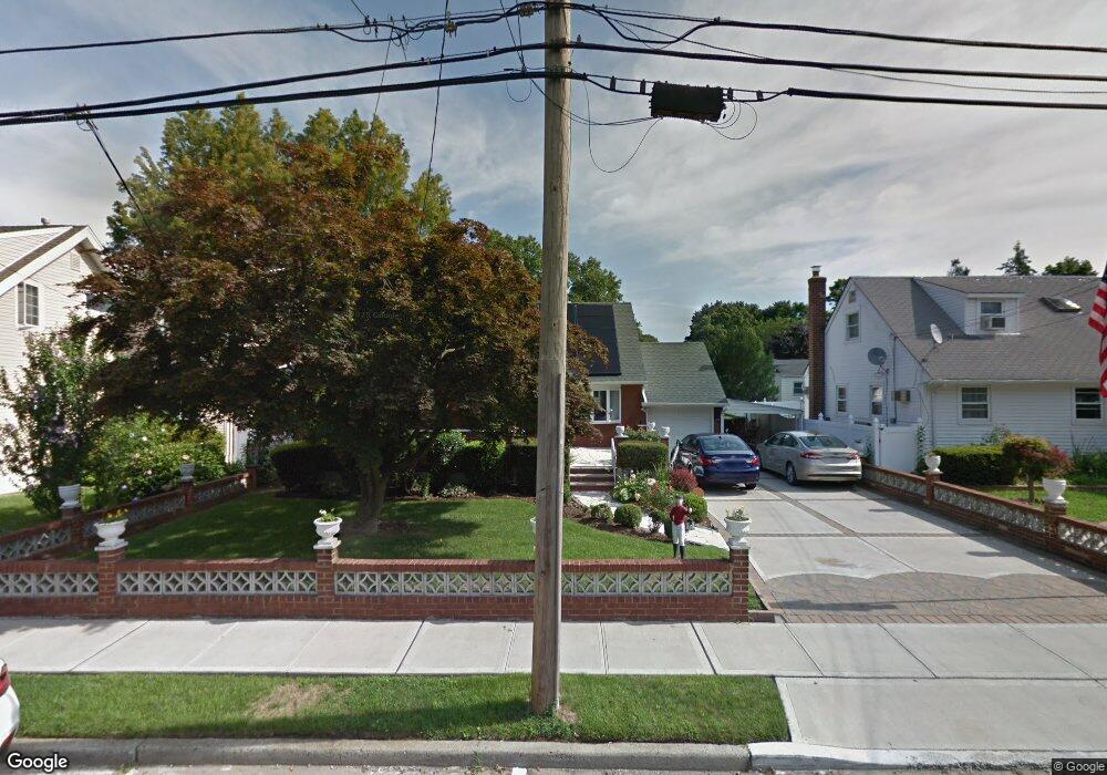 531 Maple St, West Hempstead, NY 11552 - photo 1