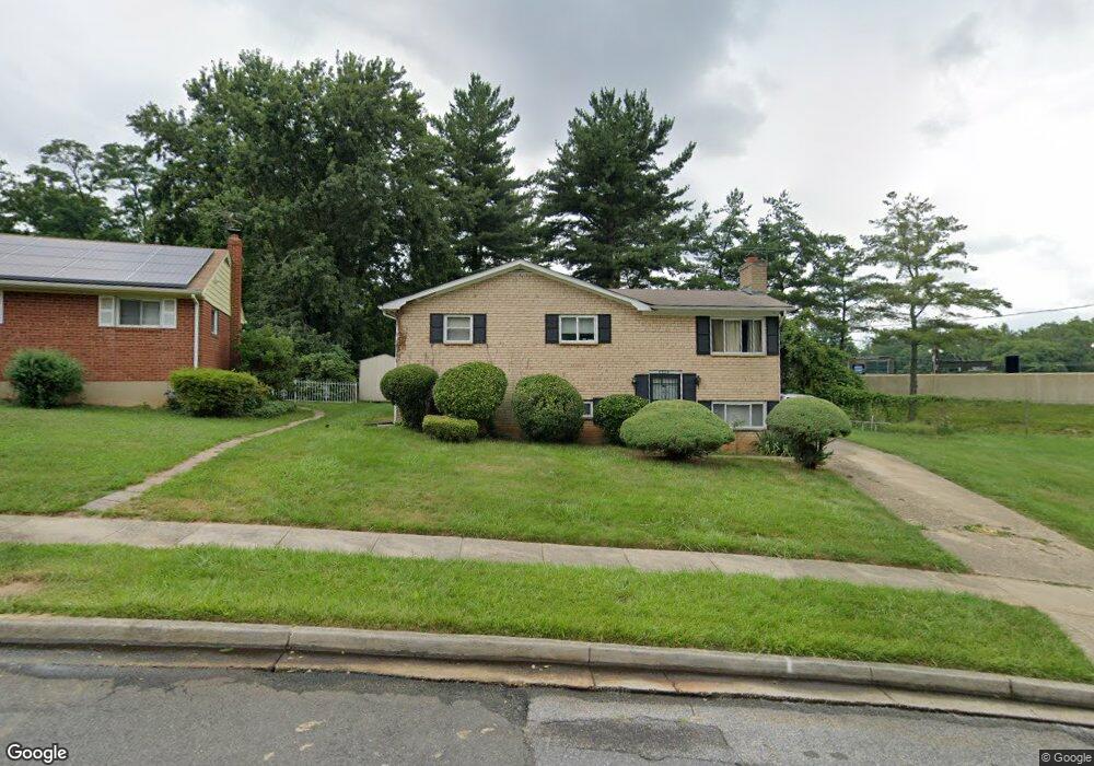 6528 Rolling Ridge Dr, Capitol Heights, MD 20743 - photo 1