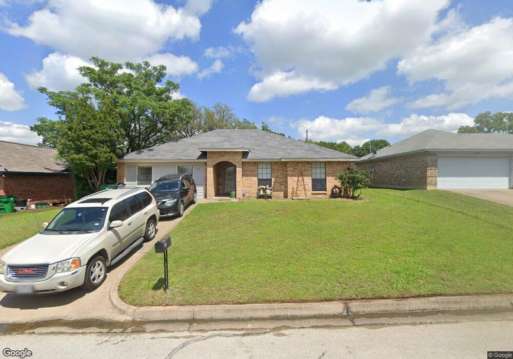 207 Marie Ct, Joshua, TX 76058 - photo 1
