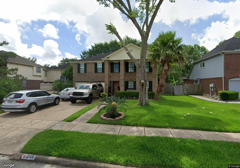 2105 N Mission Cir, Friendswood, TX 77546 - photo 1