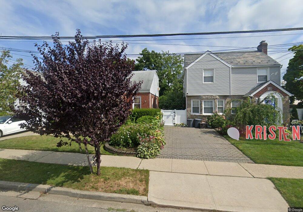 1034 Cathedral Ave, Franklin Square, NY 11010 - photo 1