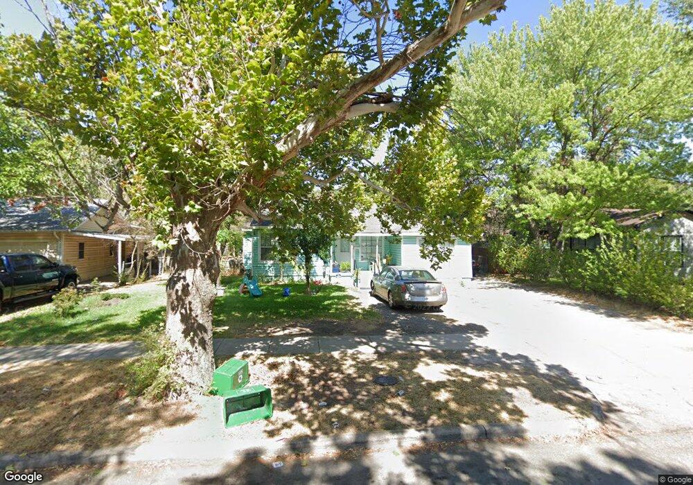 910 Clarice St, Grand Prairie, TX 75051 - photo 1