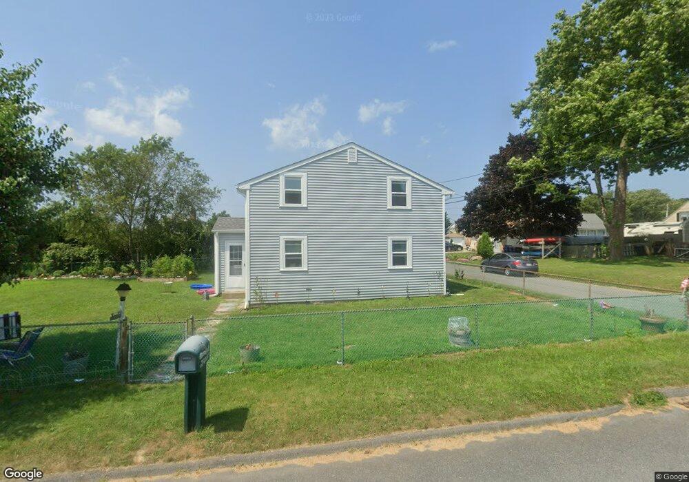10 Raymond St, Fairhaven, MA 02719 - photo 1