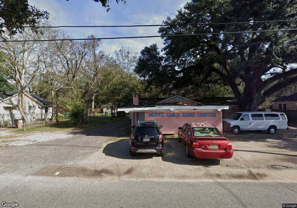 909 Mcrae Ave, Mobile, AL 36606 - photo 1