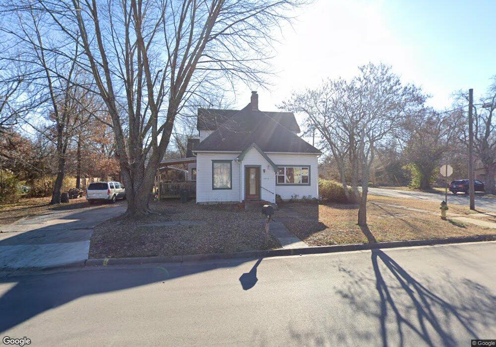 2430 Appleton St, Parsons, KS 67357 - photo 1