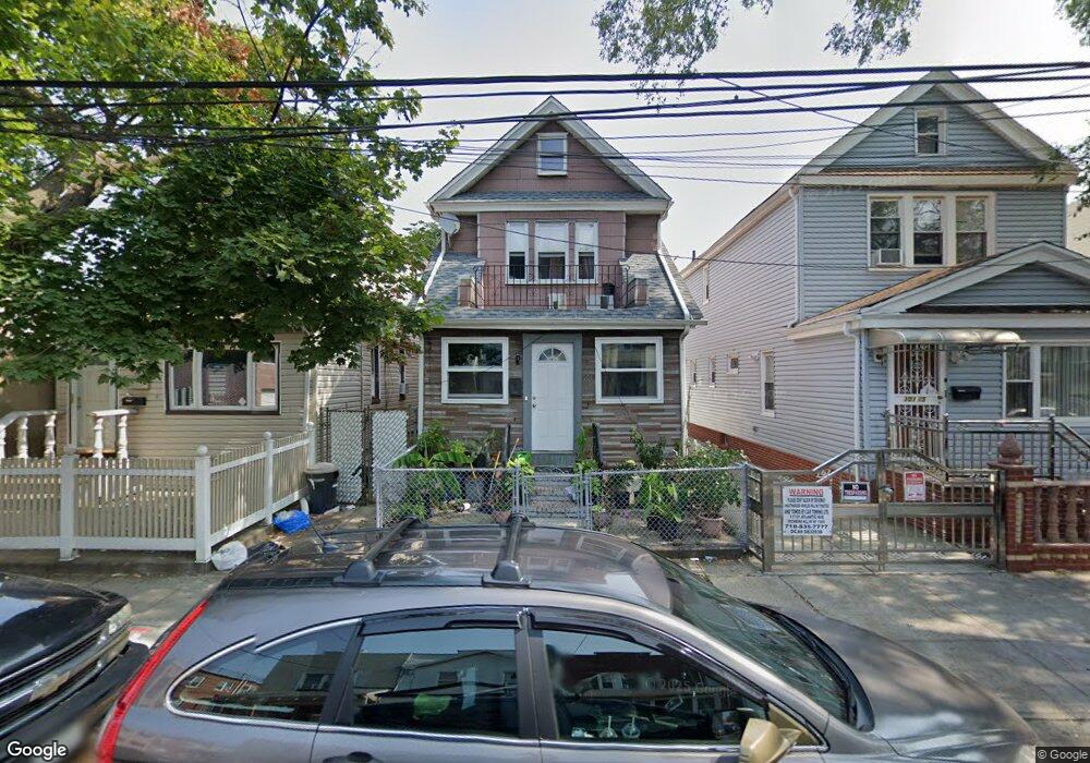 10113 107th St, Ozone Park, NY 11416 - photo 1