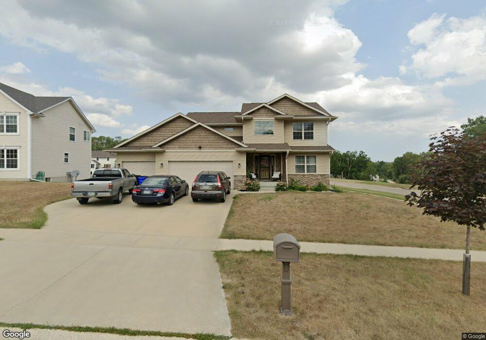 3924 Oak Ridge Dr SE, Cedar Rapids, IA 52403 - photo 1