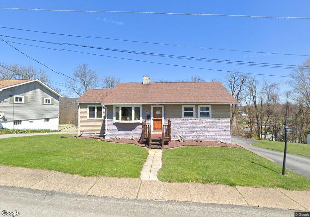1946 Mount View Dr, Johnstown, PA 15905 - photo 1
