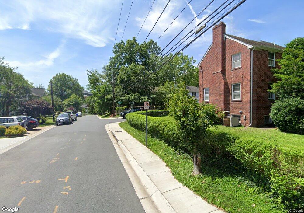 4500 Harling Ln, Bethesda, MD 20814 - photo 1