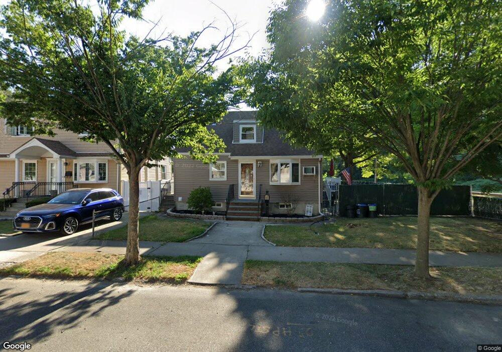 4967 168th St, Fresh Meadows, NY 11365 - photo 1