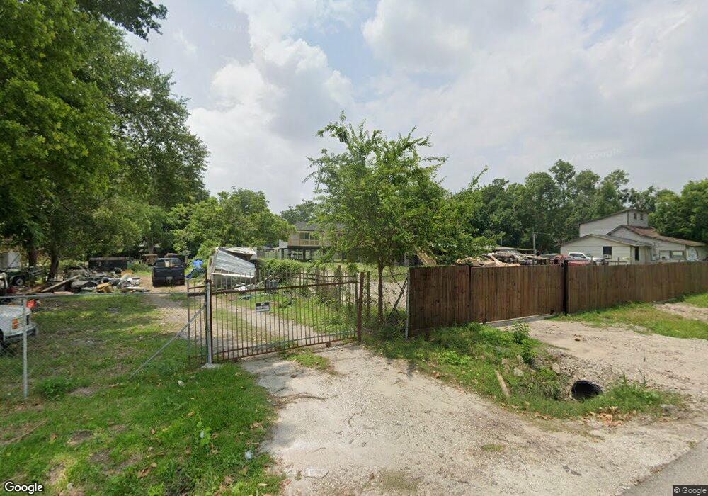 2410 Pine Tree Dr, Houston, TX 77093 - photo 1