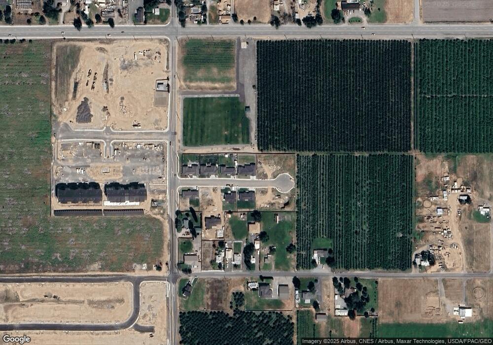 2555 1st St SE, East Wenatchee, WA 98802 - photo 1