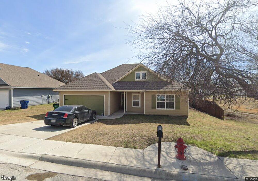 313 W Carpenter St, Decatur, TX 76234 - photo 1