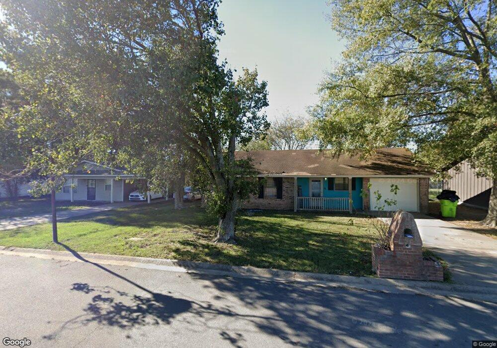 1801 N Maple St, Stuttgart, AR 72160 - photo 1