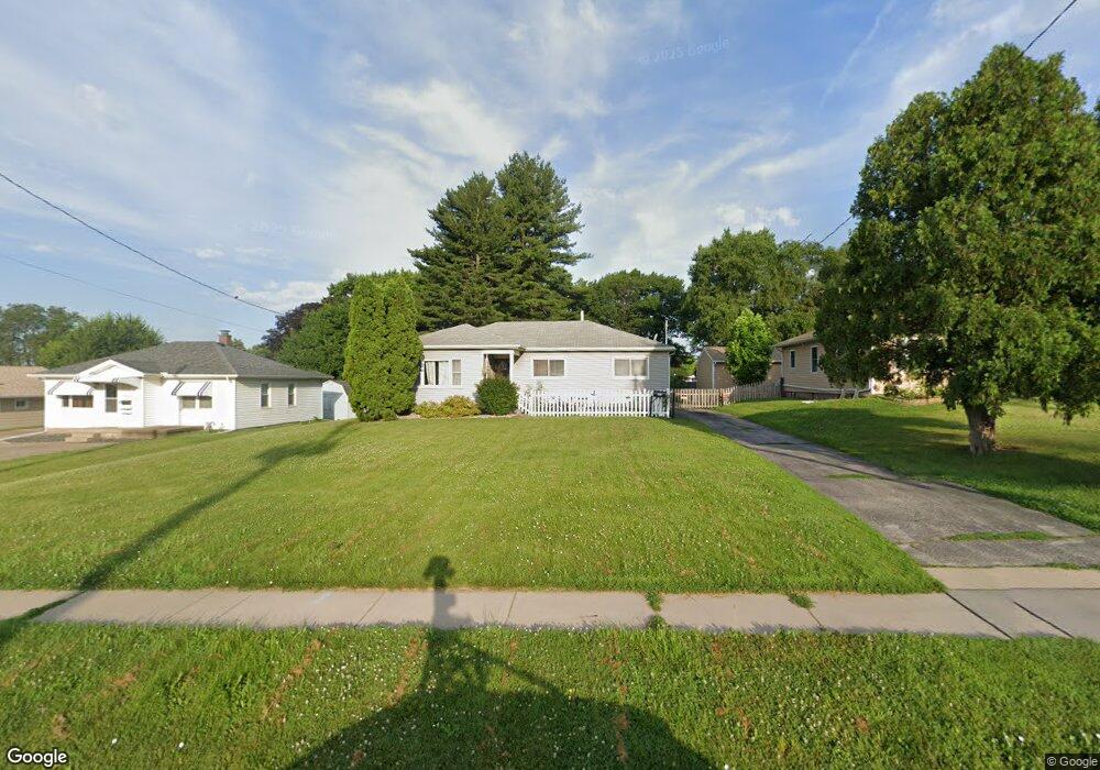 3818 N Division St, Davenport, IA 52806 - photo 1