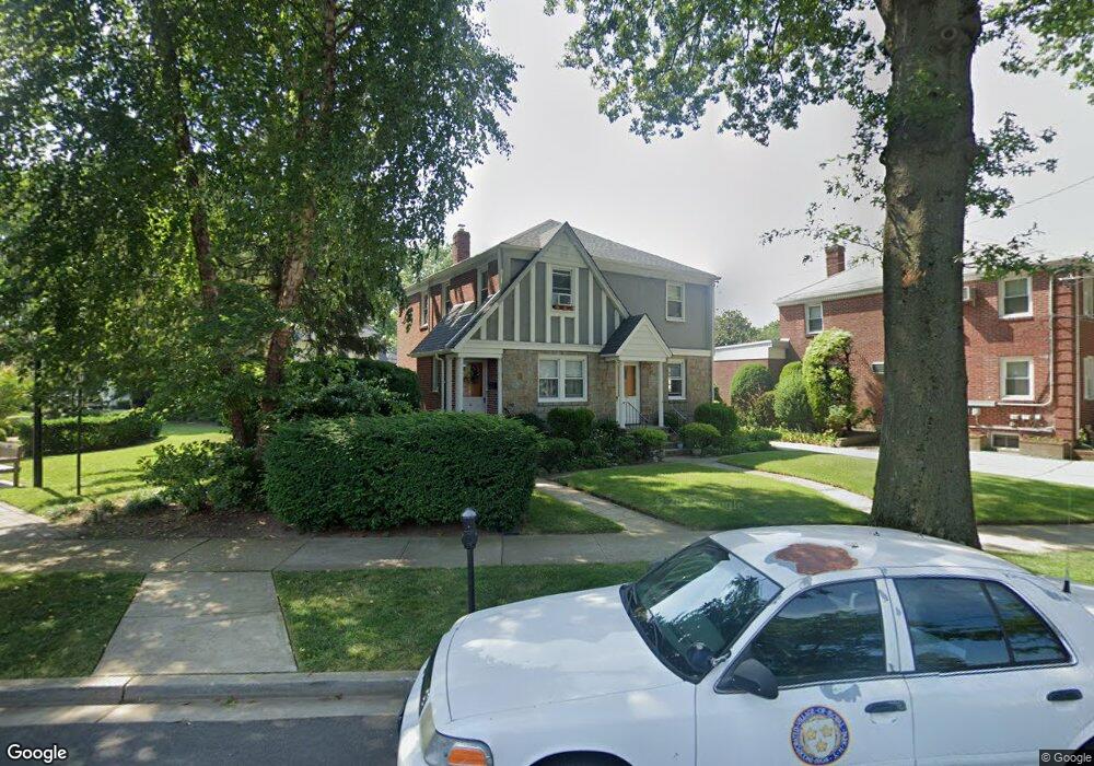 12 Floral Blvd, Floral Park, NY 11001 - photo 1