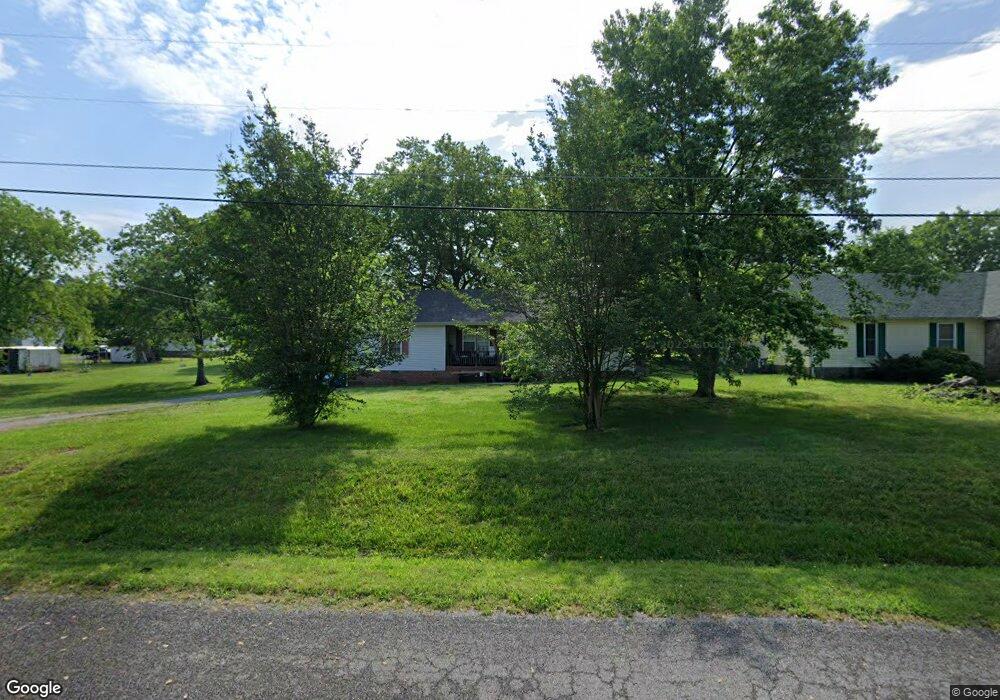 303 Tyne Rd, Shelbyville, TN 37160 - photo 1