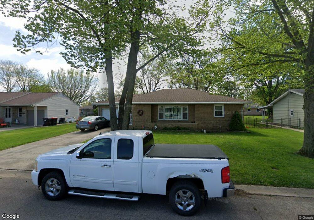 195 Regent St, Lincoln, IL 62656 - photo 1