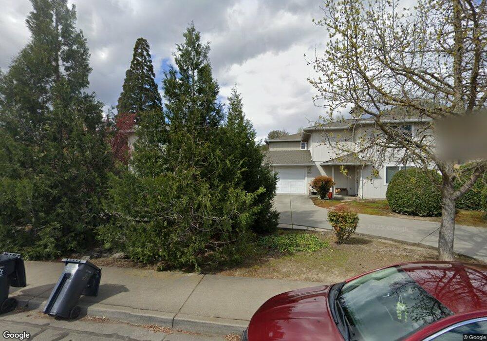 1716 NE Fairview Ave, Grants Pass, OR 97526 - photo 1