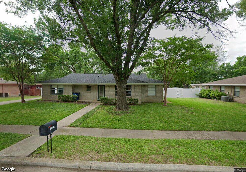 1405 Hillcrest St, Ennis, TX 75119 - photo 1