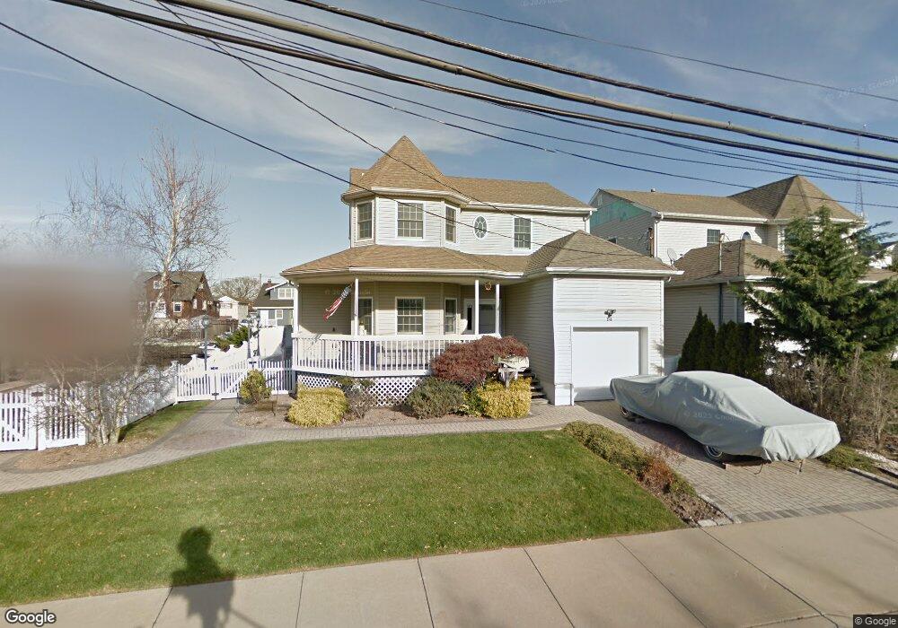 84 President St, Freeport, NY 11520 - photo 1