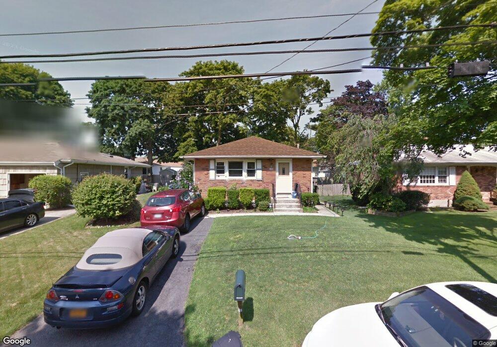 104 Barrett Ave, Bayport, NY 11705 - photo 1