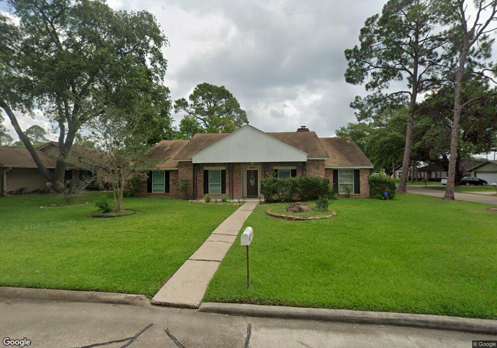 16931 Stardale Ln, Friendswood, TX 77546 - photo 1