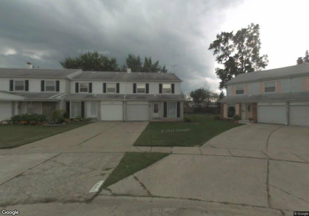 1941 Laurel Oak Dr, Flint, MI 48507 - photo 1