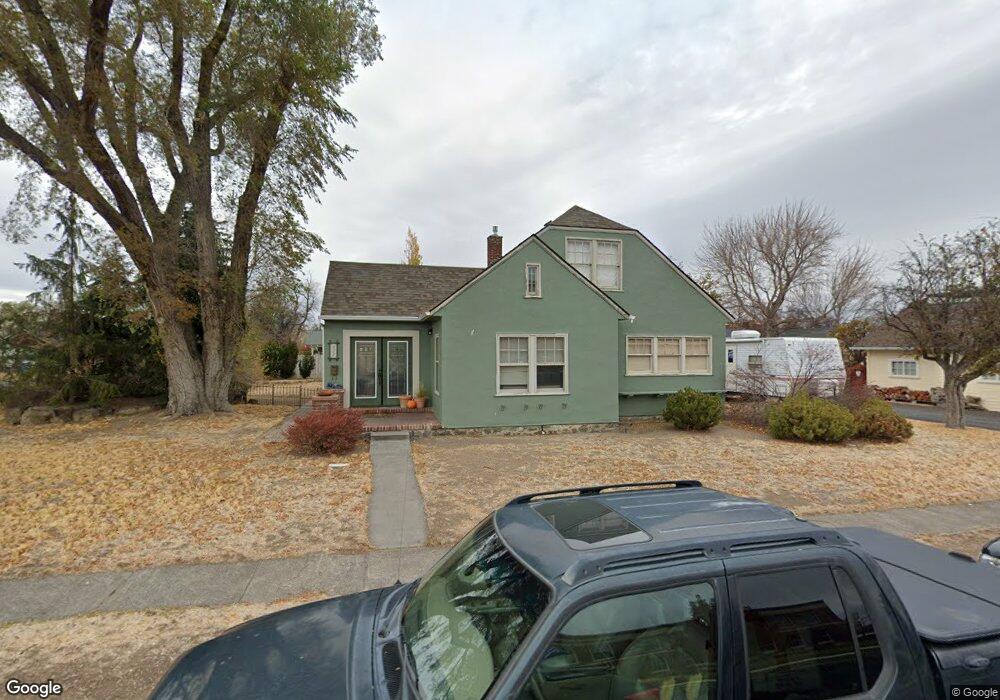 935 SW Deschutes Ave, Redmond, OR 97756 - photo 1