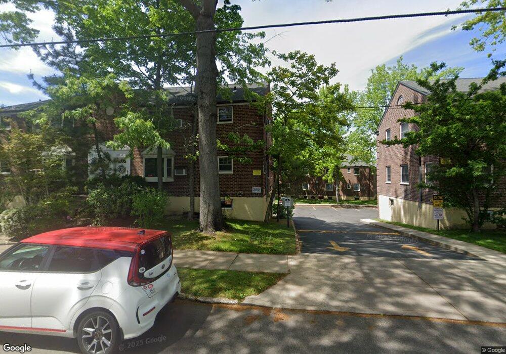 24957 60th Ave unit 167, Little Neck, NY 11362 - photo 1