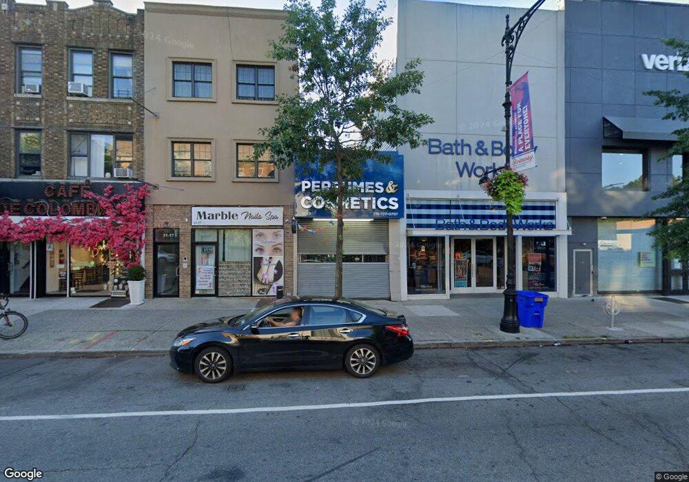 3119 Steinway St, Long Island City, NY 11103 - photo 1