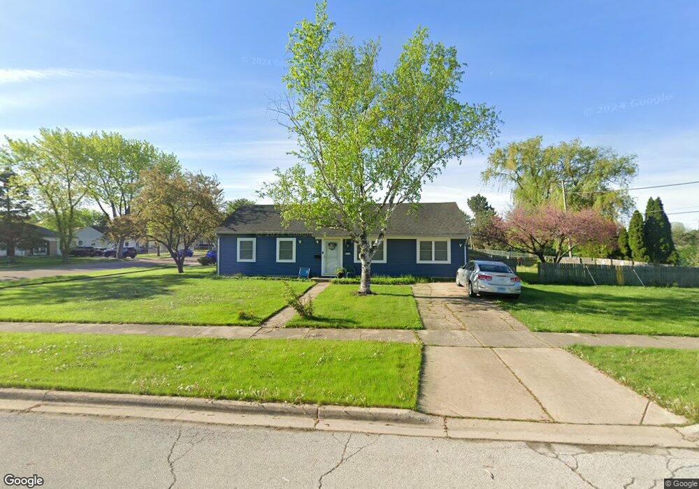 1010 Huntington Dr, Aurora, IL 60506 - photo 1