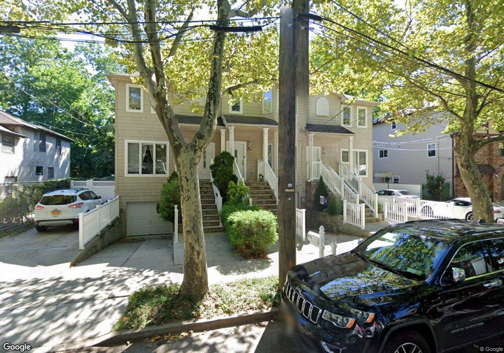 394 N Railroad Ave, Staten Island, NY 10304 - photo 1