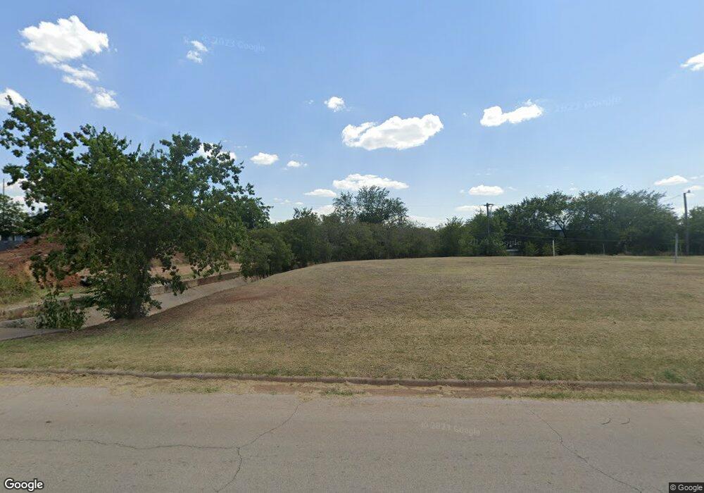 1221 30th St unit 1221,1223,1225,1227,, Wichita Falls, TX 76302 - photo 1